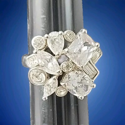 Ring CLEAR STONES Signed NVG size Silvertone UTR13