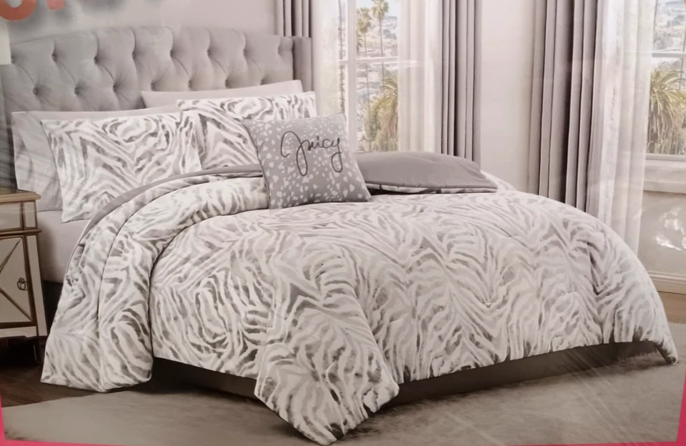 Juicy Couture Grey/White Tiger Stripes Plush 4pc Queen Comforter Set Soft & Cozy - Image 3 of 4