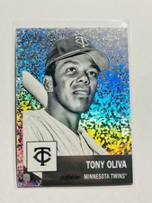 2022 Topps Chrome Platinum Tony Oliva Black & White Mini Diamond Refractor Twins