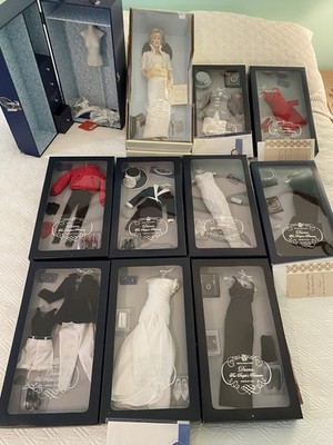 Diana Franklin Mint - Doll - Lot of 9 New Outfits in Boxes & Wardrobe, Mannequin