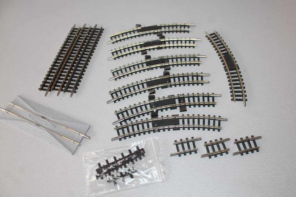 Minitrix 14 Stück gerades und gebogenes Gleis Funktionsgleise Spur N #L270