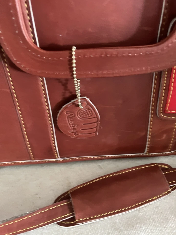 Raro Maletín de Cuero de Béisbol Rawlings Para Hombres Rojo/Óxido Estilo Vintage Bandolera Foto 3 de 4