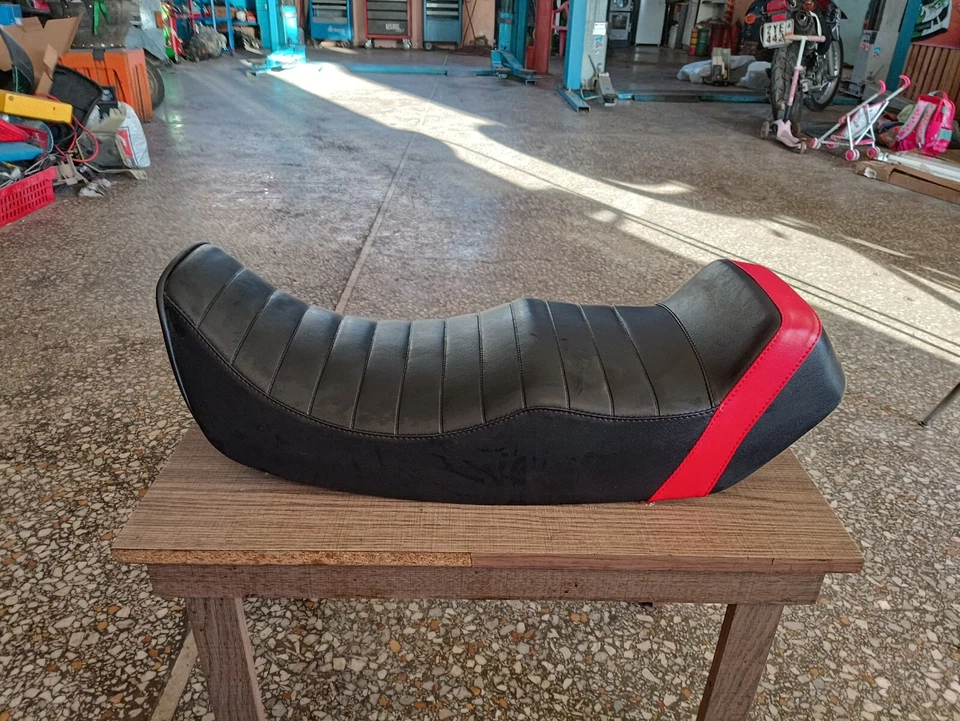 ASIENTO GIULIARI KAWASAKI GPZ1100 UNITRACK Foto 2 de 4