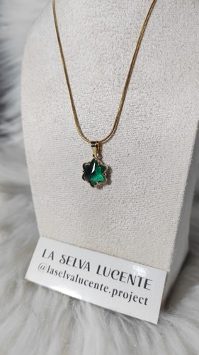 Parure Artigianale Natalizia: Orecchini E Collana ~ Stelle ~ Verde E Oro - Foto 3 di 4