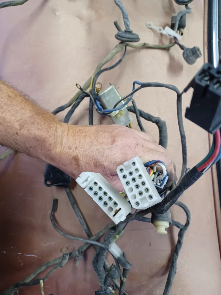 1973 And Up Datsun B210 engine compartment wiring harness Foto 3 de 4