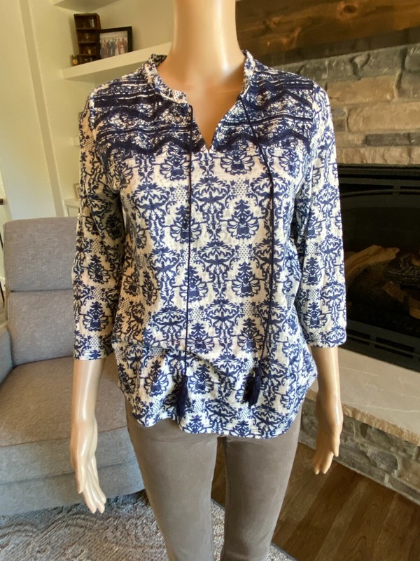 Max jeans Size Small Womens Blue Tie Tassle Peasant Top 3/4 Sleeve blue- 007