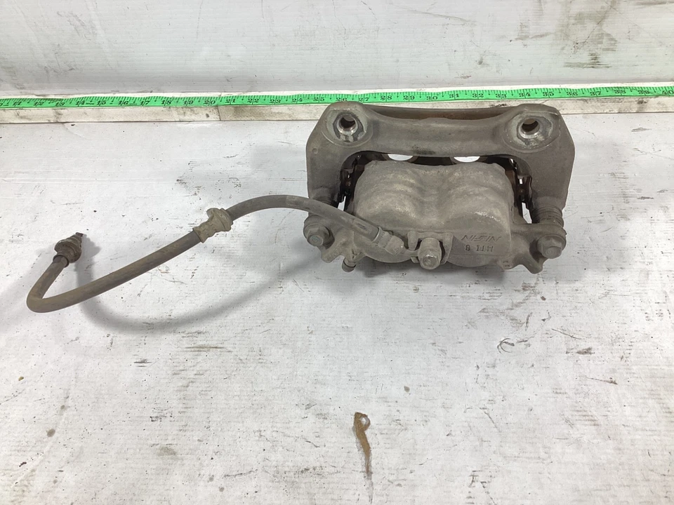 Pinza de freno delantera derecha del lado del pasajero Honda Odyssey 2011-2017 OEM. Foto 3 de 4