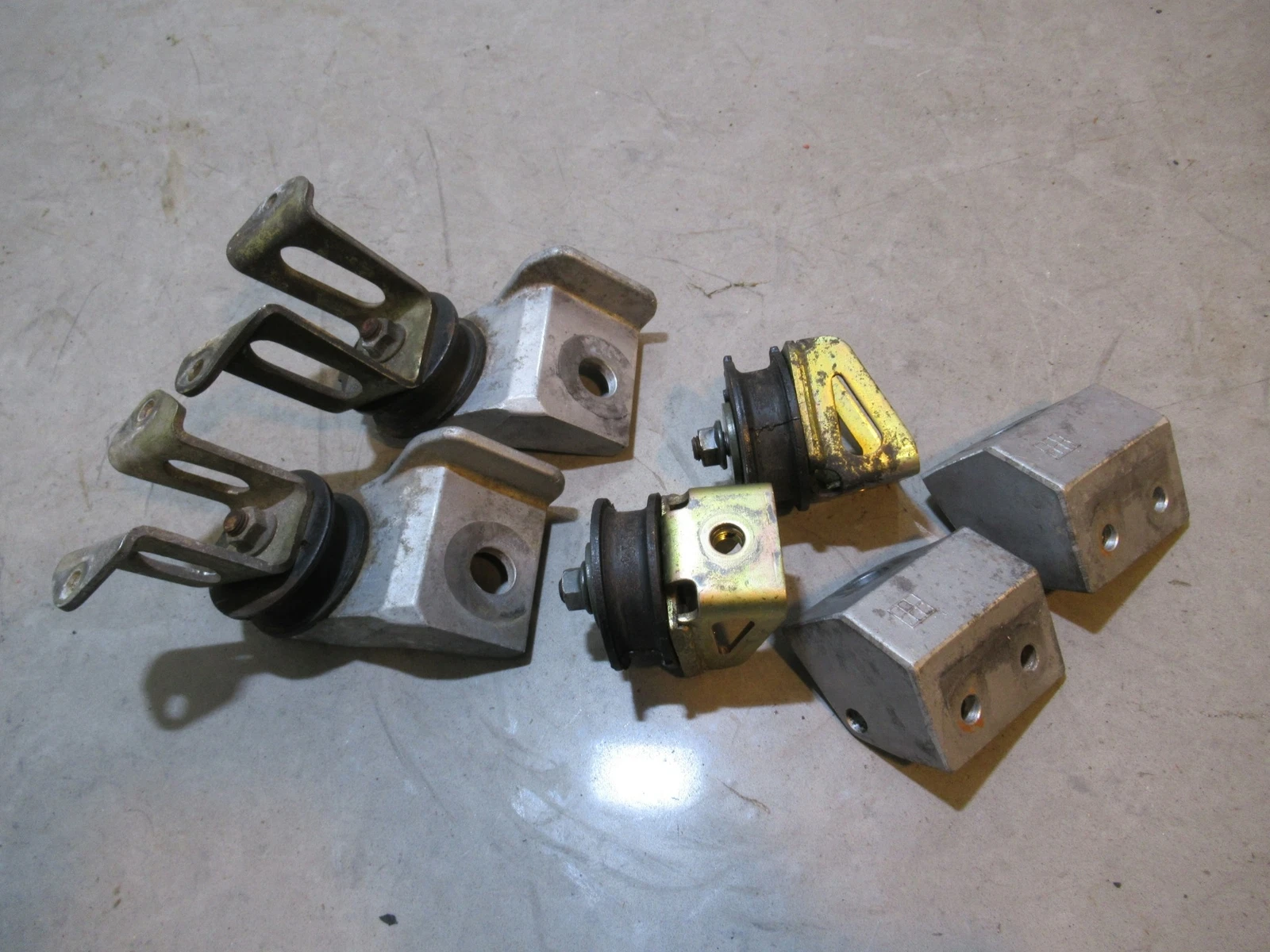 Yamaha Mountain Max 600 Engine Motor Mounts 99 #3
