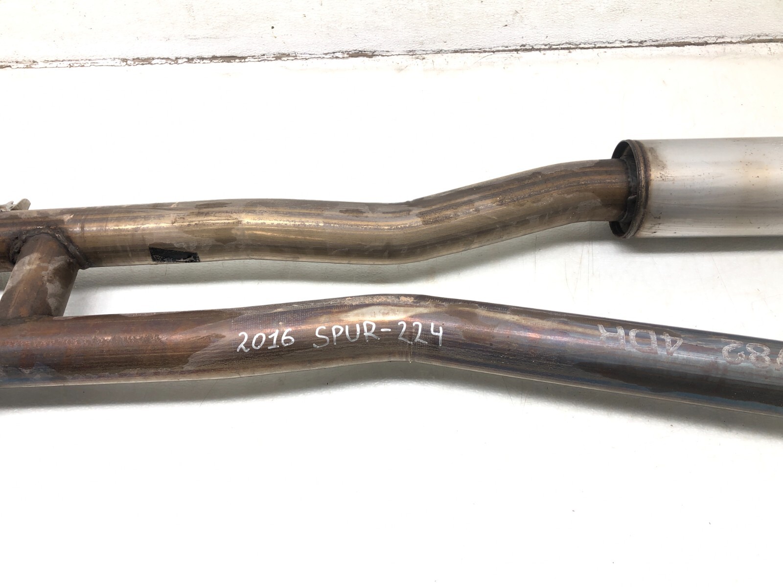 2014-2018 BENTLEY FLYING SPUR 4.0L EXHAUST MUFFLER RESONATOR INTERMEDIATE PIPE.