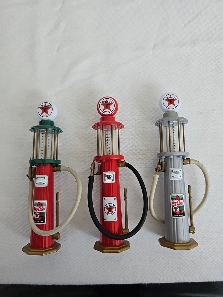 Lot Of 3 Gearbox Gas Pumps, Texaco - Image 3 of 4