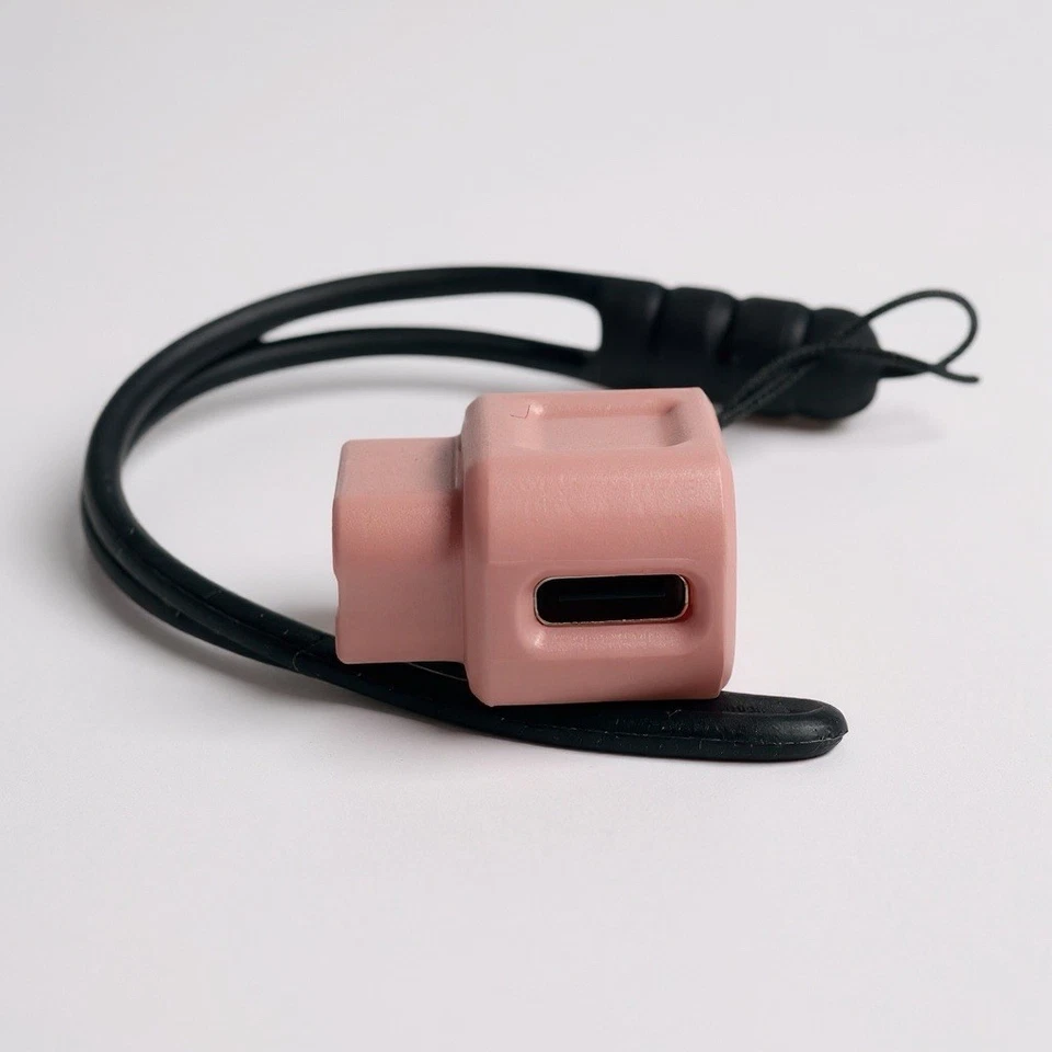 Cargador USB-C Shimano Di2 - Cable negro con conector para necesidades de carga USB-C Foto 2 de 4