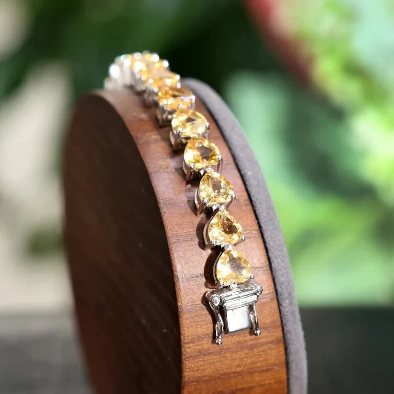 Juego de puntas de 10 quilates brazalete de tenis corte corazón creado en laboratorio citrino oro blanco de 14 quilates sobre Foto 4 de 4