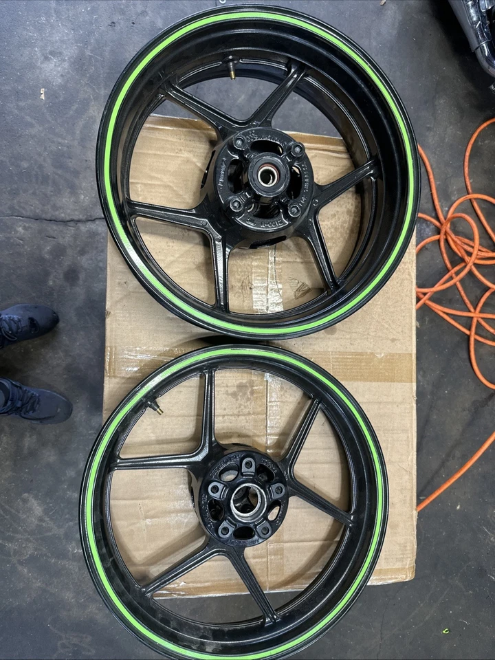 08-10 KAWASAKI NINJA ZX10R ZX10 LLANTAS DELANTERAS TRASERAS ROTORES BUJE FABRICANTE DE EQUIPOS ORIGINALES #0185 Foto 2 de 4