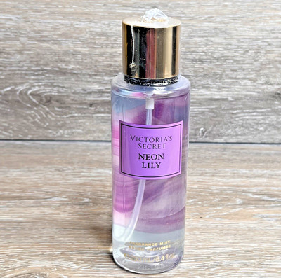 Victoria s Secret Neon Lily Fragrance Mist 8.4oz   Brand New