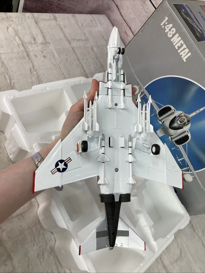 Modelo fundido a presión F4 Phantom Screaming Eagle Armour Collection 98034 1:48 en caja Foto 4 de 4