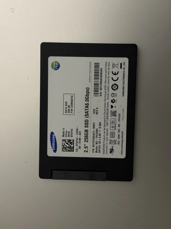 SSD de 2,5 pol. SAMSUNG 256GB MZ-7PC256D SSD (SATA6.0Gbps) Modelo: MZ-7PC256D - Imagem 3 de 4