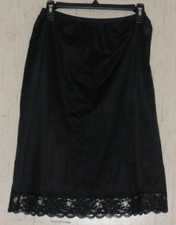 NEW WOMENS LORRAINE ANTRON III NYLON BLACK HALF SLIP  SIZE MEDIUM MADE IN USA