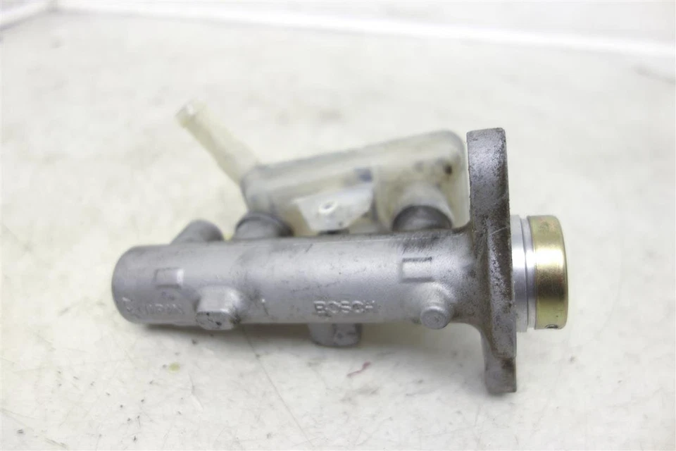 Cilindro maestro de refuerzo de freno Nissan Quest 2004-2009 46010-Ck000 Foto 2 de 4