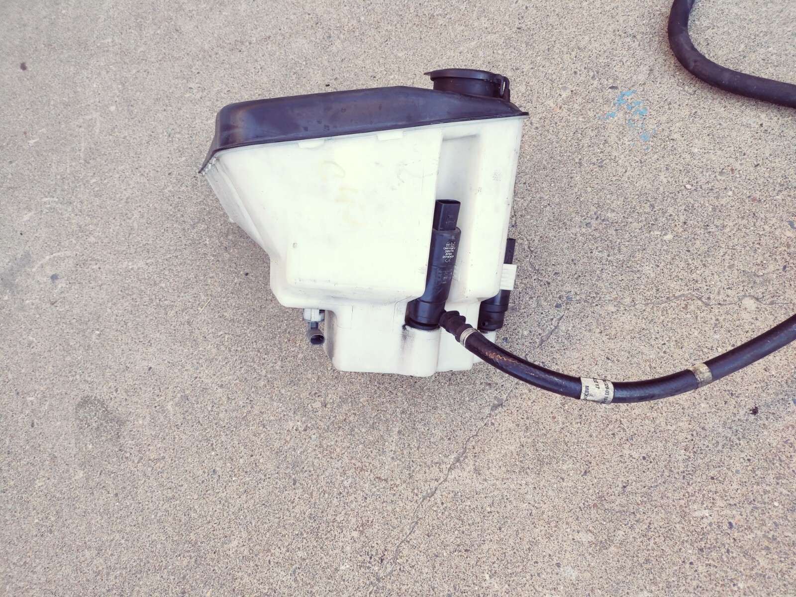 2006 BMW X5 4.4I WINDSHIELD WASHER FLUID TANK WIPER RESERVOIR W/PUMP