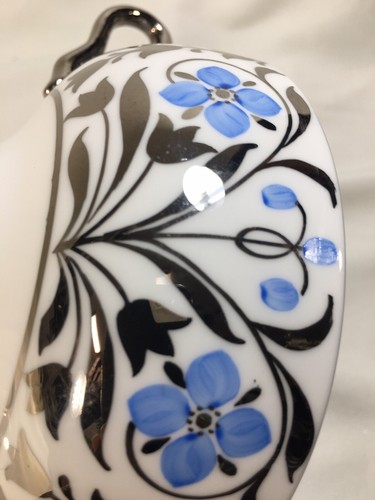 (7) Wedgwood WH2638 Cream Soup & Liners w/Silver Twig Handles & Blue Flowers - Picture 5 of 11