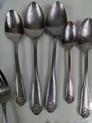 70 Pc SET FARBERWARE Classic SHELL Pattern 18/8 Stainless Flatware - Picture 7 of 10