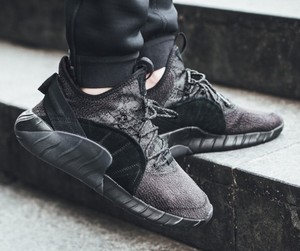 adidas tubular black size 8 adidas tubular black size 8