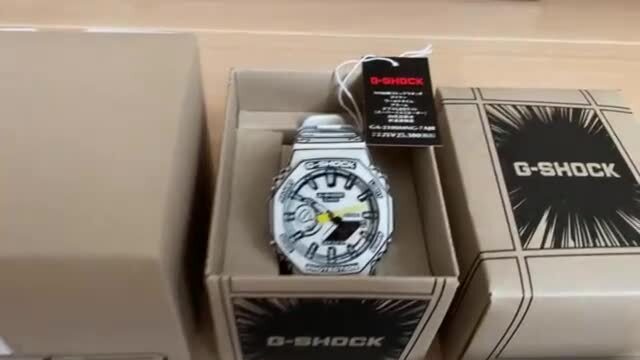 Casio G-SHOCK GA-2100MNG-7AJR White Watch MANGA THEME Box Casio G-SHOCK GA-2100MNG-7AJR White Watch MANGA THEME Box