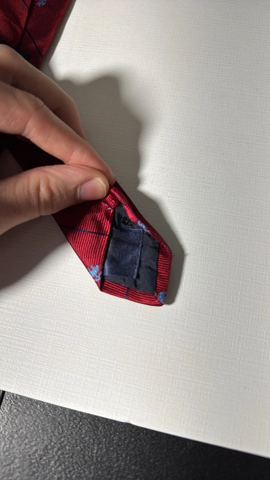 Corbata Brooks Brothers para hombre roja suspendida logotipo de oveja estampado 100 % seda usada en excelente estado Foto 3 de 4