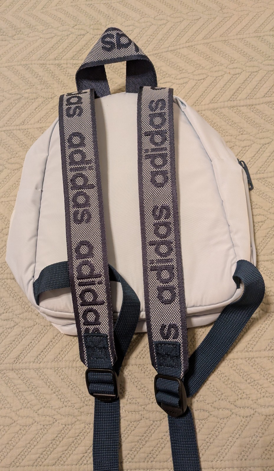 small adidas backpack - image 2