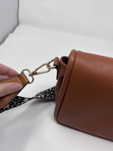 Universal Threads Women's Purse Size Medium Brow 2 Straps Adjustable Crossbody - Picture 5 of 8