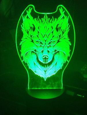Farbwechsel LED Wolf Licht mit Fernbedienung. Funktioniert mit Akkus oder inklusive USB