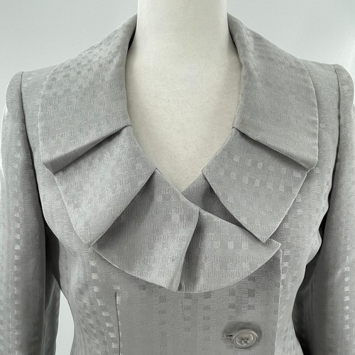 Chaqueta Blazer Evan Picone Gris Texturizado Redondo Plisado Cuello Formal Noche 4 - Imagen 5 de 12