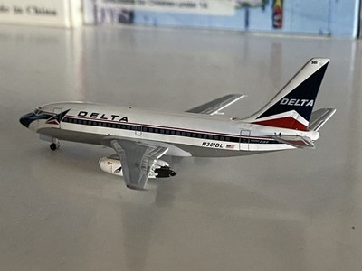 Aeroclassics Delta Air Lines Boeing 737-200 1:400 N301DL BBX41639 Blue Box