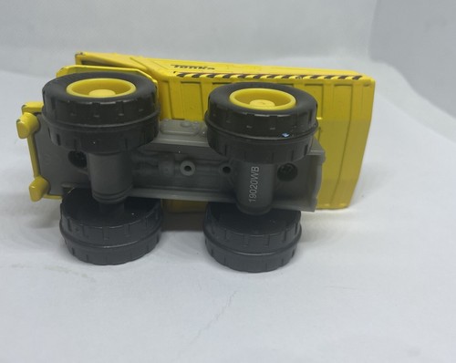 2012 Hasbro Tonka Yellow Dump Truck 1:53 Scale - Picture 4 of 4
