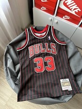 NBA CHICAGO BULLS BASKETBALL SHIRT JERSEY MITCHELL NESS SIZE M 33 PIPPEN
