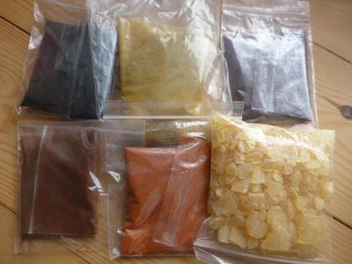 LUTHIER VIOLIN, VARNISH MAKING AND COLOURING KIT, 5 PIGMENTS PLUS GUM ROSIN