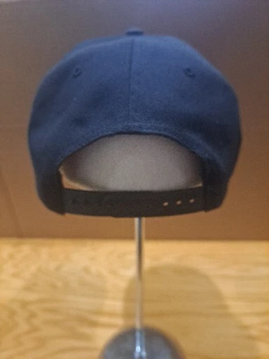 Gorra de béisbol Hawaii bordada con cierre a presión, negra Foto 4 de 4