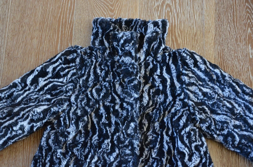 Abrigo de piel sintética Eliane et Lena Girls talla 6 usado en excelente estado Foto 2 de 4