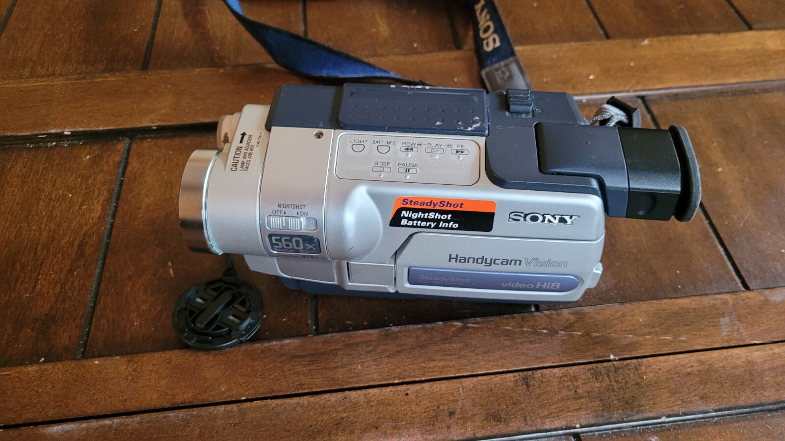 Sony CCDTRV318 Hi8 Camcorder 560X 20X Steady Shot Nightshot Handycam