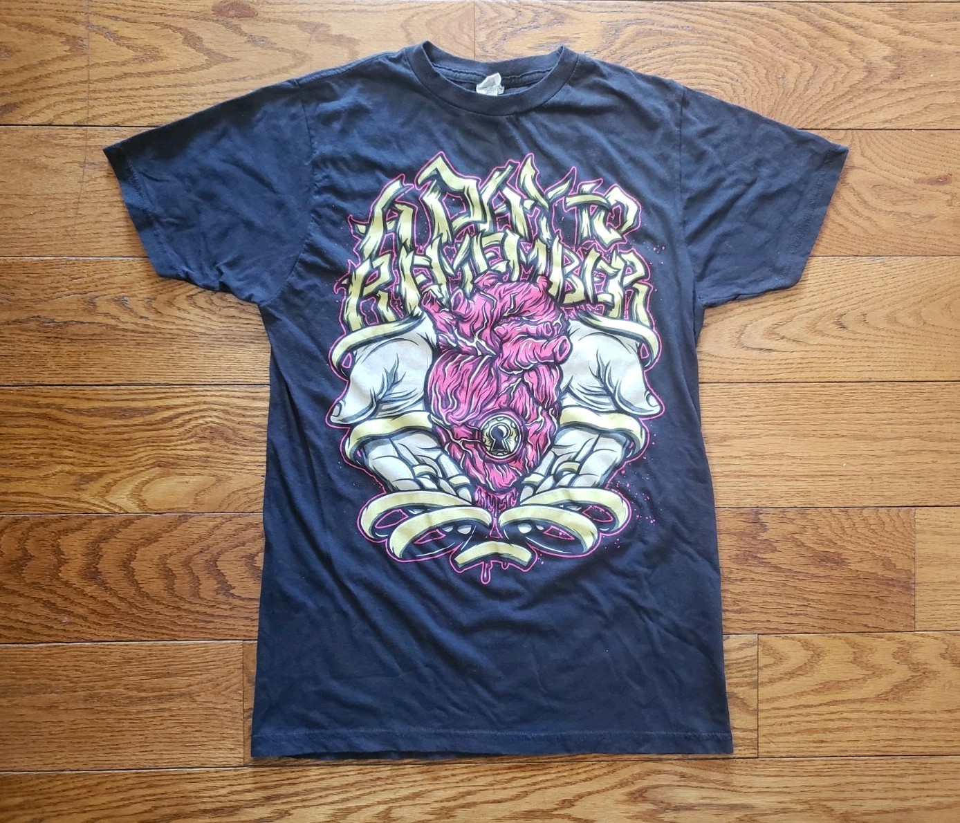 Vintage 2000s A Day To Remember Band Heart Myspace Era Emo T-Shirt M