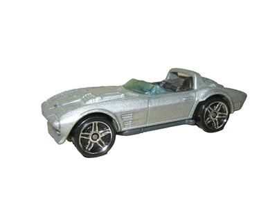 827Q Hot Wheels 1/64 Chevy Corvette Grand Sport Roadster Argenté CFH04 Malaisie - Photo 1/4
