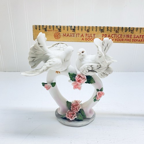 Vintage Porcelain Doves On Heart figurine Wedding Cake Topper - Picture 9 of 9