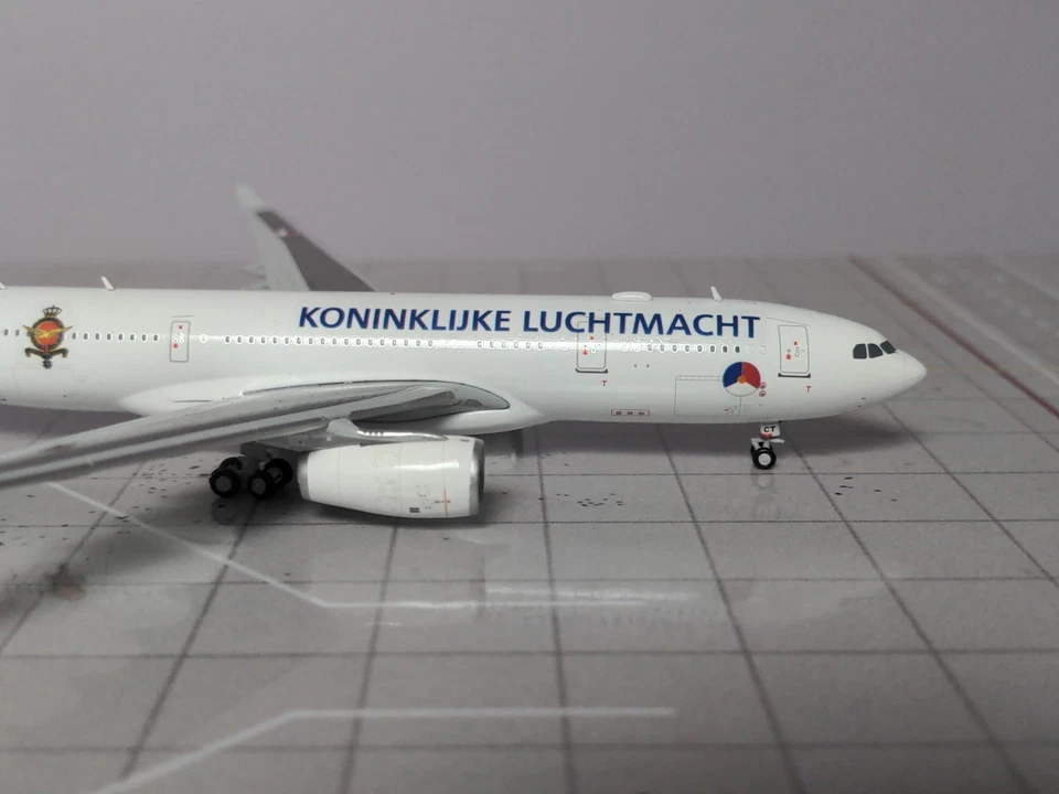 1:400 JC CUSTOM NETHERLANDS AIR FORCE A330-200 - Image 4 of 4