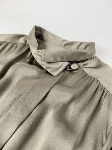Etienne Aigner Gray Silk Button Up Shirt, Size S - Picture 6 of 10