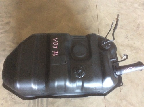 Toyota Landcruiser VDJ76 diesel fuel tank.  7595 - Foto 1 di 3