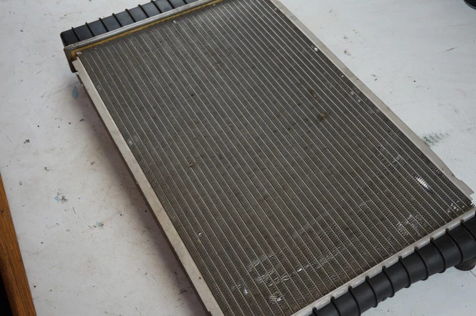 1990-1993  Chevrolet Corvette C4 Radiator Aluminum Radiator GM Original USED OEM - Image 3 of 4