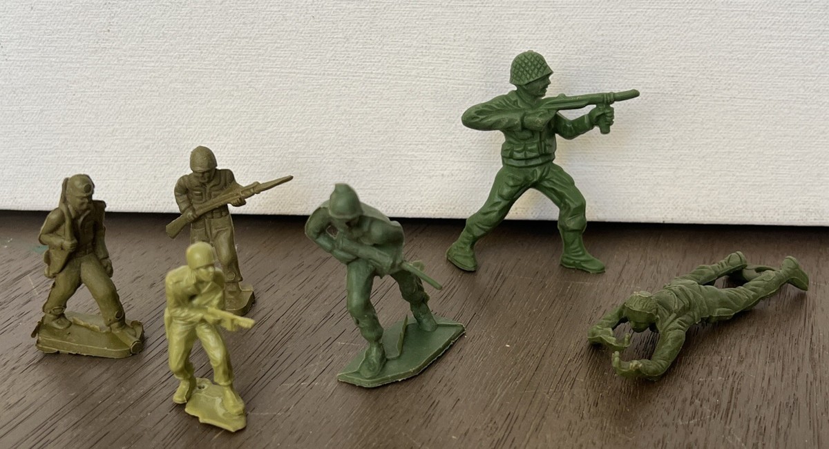 Lot of 6 Vintage Plastic Army Men Green Toy Military Soldiers 1 1