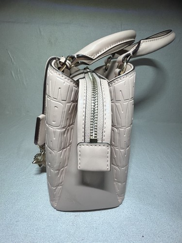 DKNY Leather Purse In Baby Pink Excellent Condition - Picture 2 of 7