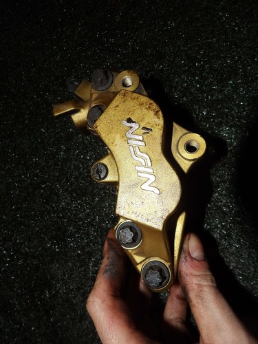 2007 Honda Hornet CB900 CB919F Left Right Front Brake Calipers Pads - Picture 2 of 4
