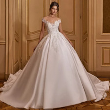 Wedding Dresses Garden Bridal Gown Portrait Lace Applique Beads Ruched Pleats